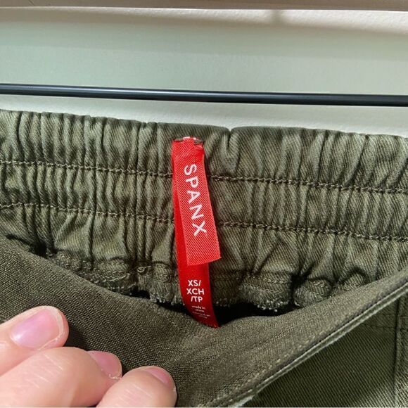 Spanx Stretch Twill Cargo Jogger in Olive sz XS - Picture 7 of 8